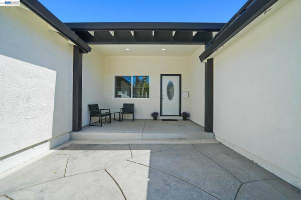 6242 Montcalm Ave, Newark, CA 94560