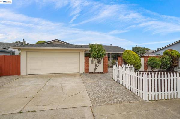 5470 Fernwood Dr