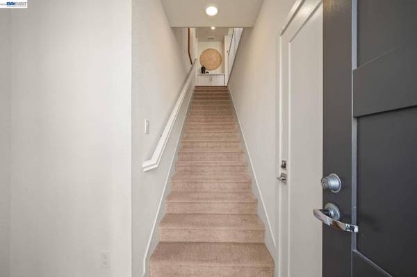 9732 Seawind Way, Newark, CA 94560