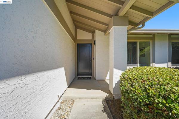 38660 Moore Dr, Fremont, CA 94536