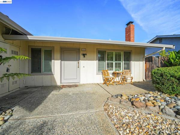 8047 Del Monte Ave, Newark, CA 94560