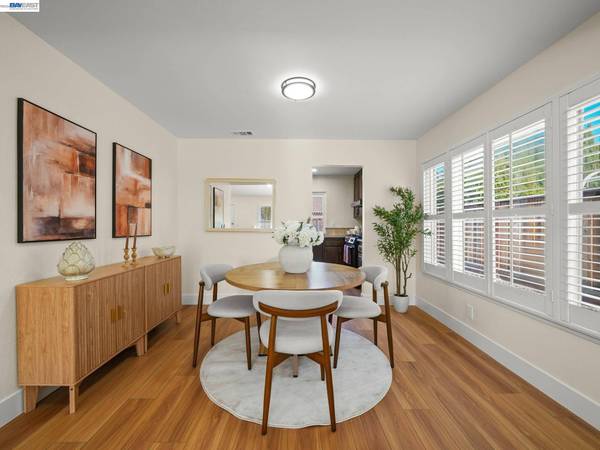 8047 Del Monte Ave, Newark, CA 94560