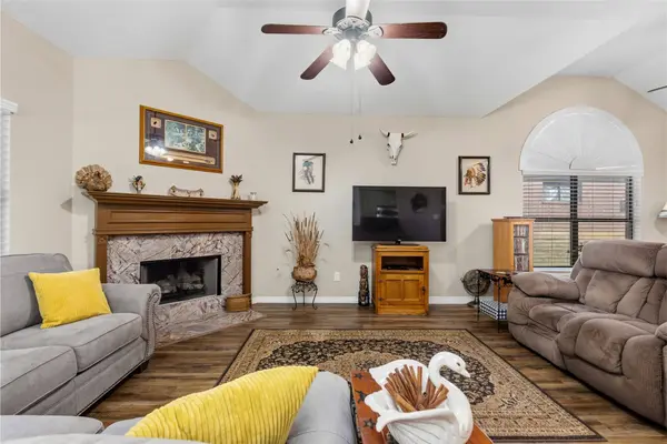 12501 Falls CT, Willis, TX 77318