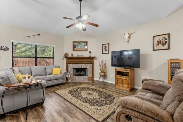 12501 Falls CT, Willis, TX 77318