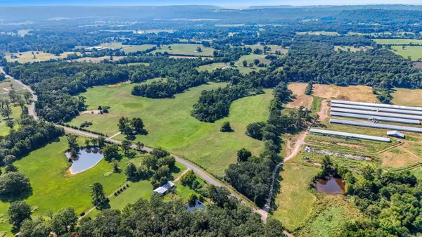 1099 W Gum Log Rd, Russellville, AR 72802