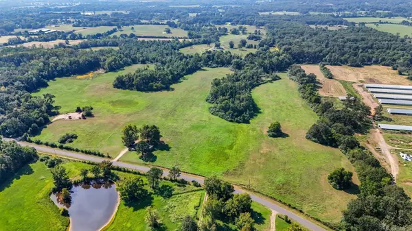 1099 W Gum Log Rd, Russellville, AR 72802