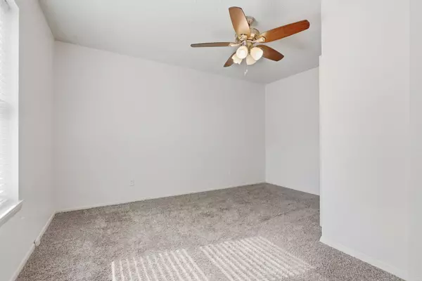 12621 Valleywood Dr, Little Rock, AR 72211