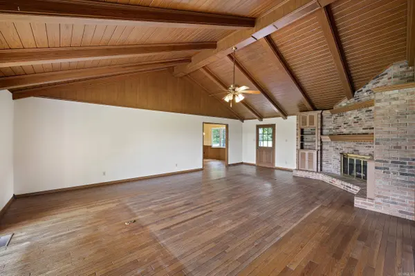 1114 W Gum Log Road, Russellville, AR 72802