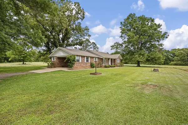 1114 W Gum Log Road, Russellville, AR 72802