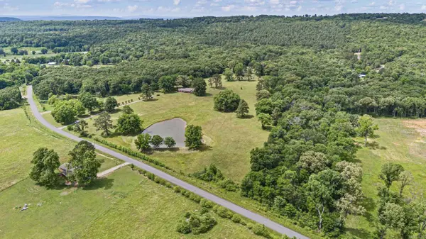 1000 W Gum Log Road, Russellville, AR 72802