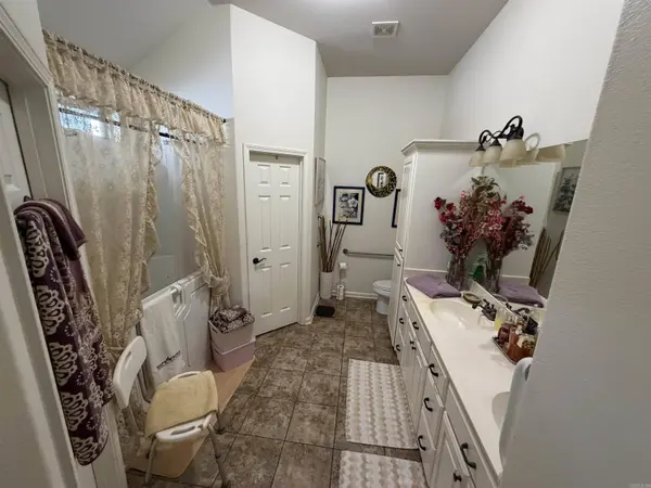 10611 Rockbrook Drive, Sherwood, AR 72120