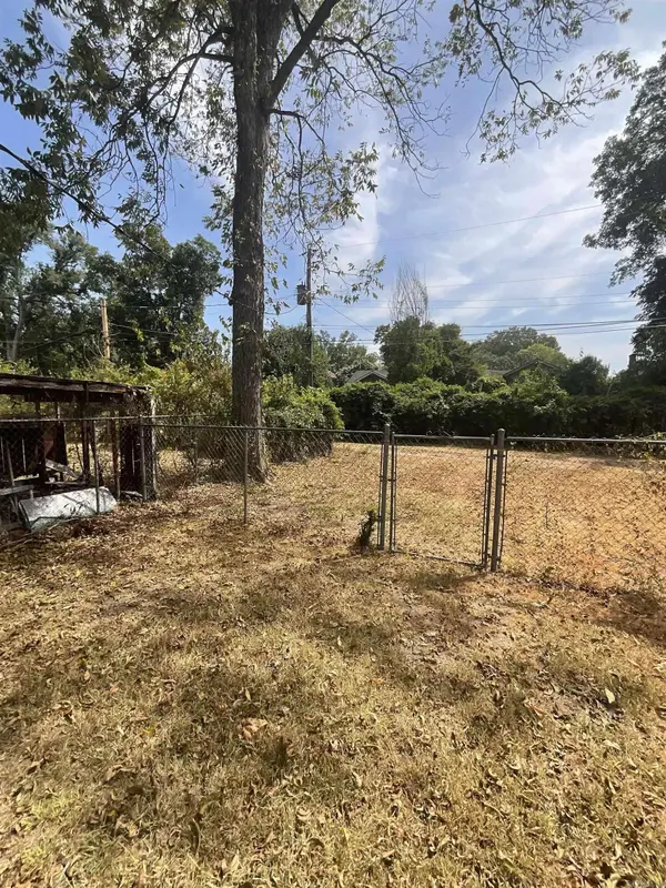 809 S Lowe Street, Stuttgart, AR 72160