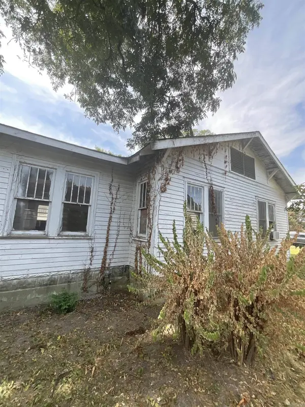 809 S Lowe Street, Stuttgart, AR 72160