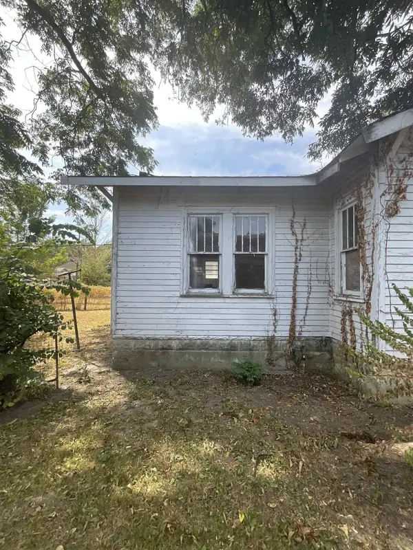 809 S Lowe Street, Stuttgart, AR 72160