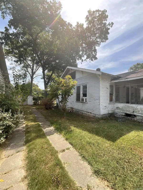 809 S Lowe Street, Stuttgart, AR 72160