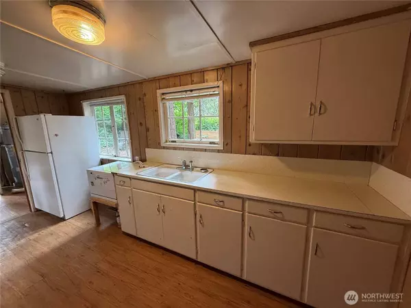 1217 Geneva ST, Bellingham, WA 98229