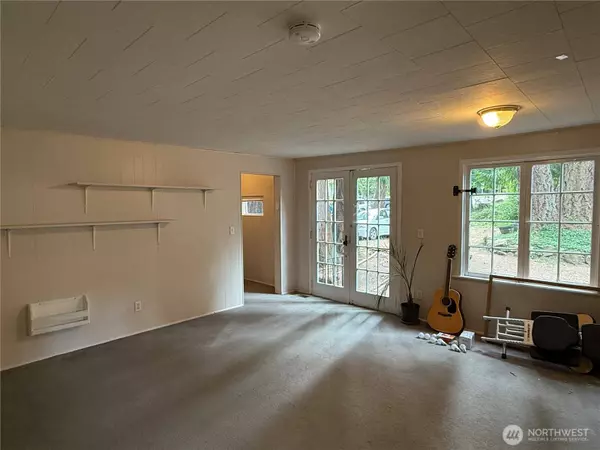 1217 Geneva ST, Bellingham, WA 98229