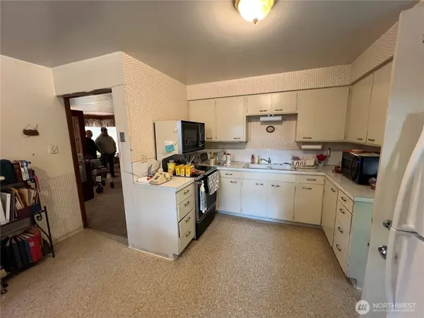 4541 Cable ST, Bellingham, WA 98229