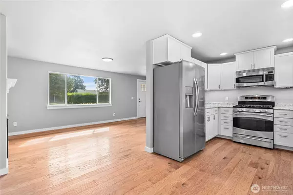 8065 Lyn Dale DR, Lynden, WA 98264