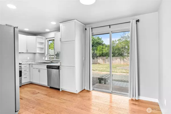 8065 Lyn Dale DR, Lynden, WA 98264