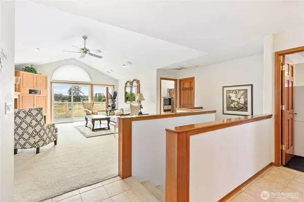 4755 S Golf Course DR, Blaine, WA 98230