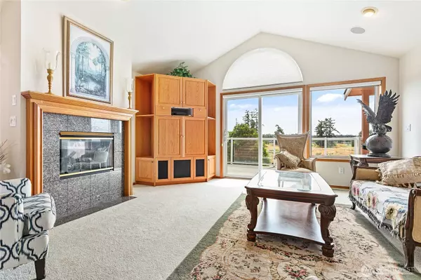 4755 S Golf Course DR, Blaine, WA 98230