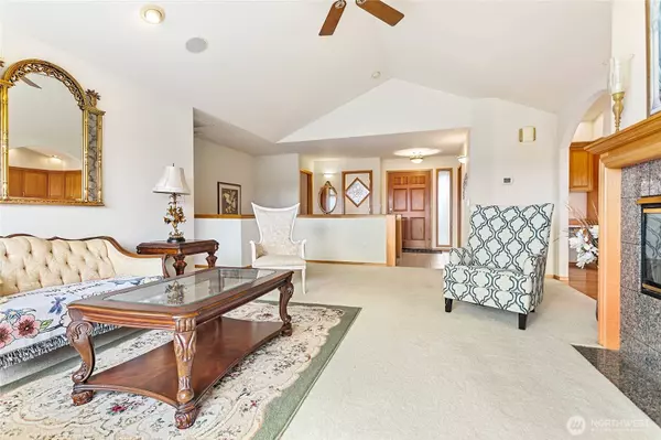 4755 S Golf Course DR, Blaine, WA 98230