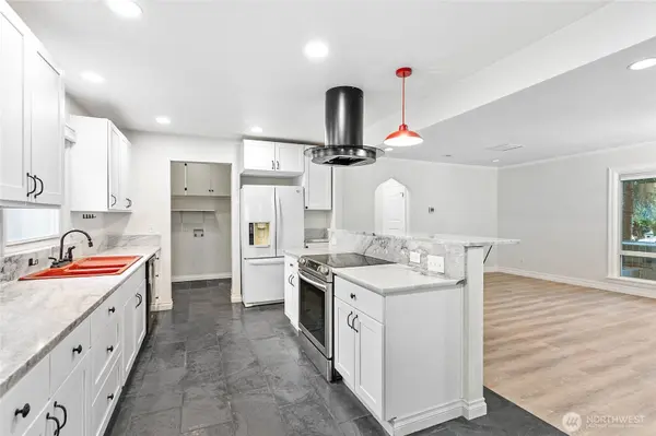 1100 Greenleaf AVE, Burlington, WA 98233