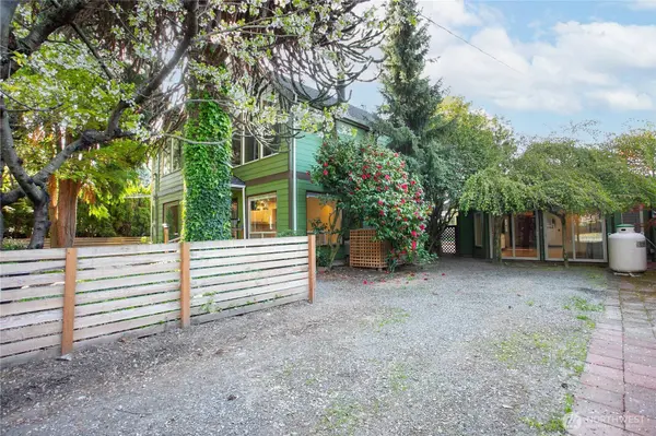 1100 Greenleaf AVE, Burlington, WA 98233