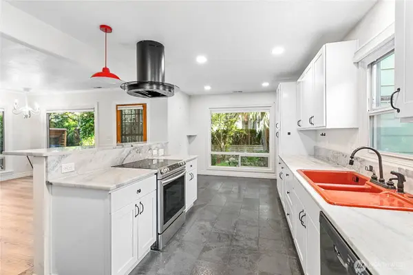 1100 Greenleaf AVE, Burlington, WA 98233