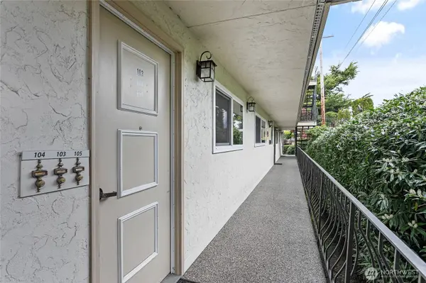 1014 11th ST #103, Bellingham, WA 98225