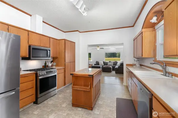 7506 Woodland RD, Ferndale, WA 98248