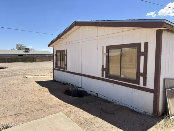 410 W 3RD Avenue W, Casa Grande, AZ 85122