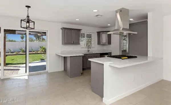 2601 E HARVARD Street E, Phoenix, AZ 85008