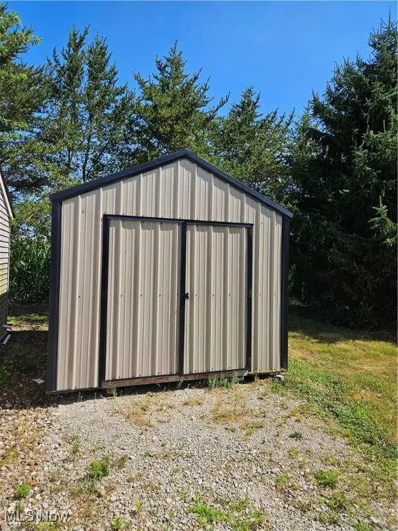 12005 Garfield RD, Florence, OH 44814