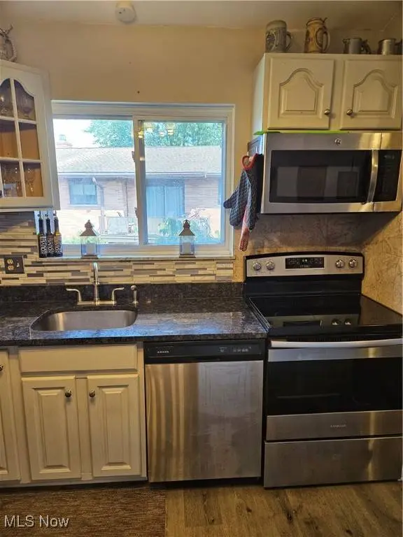 24597 Clareshire DR #201, North Olmsted, OH 44070