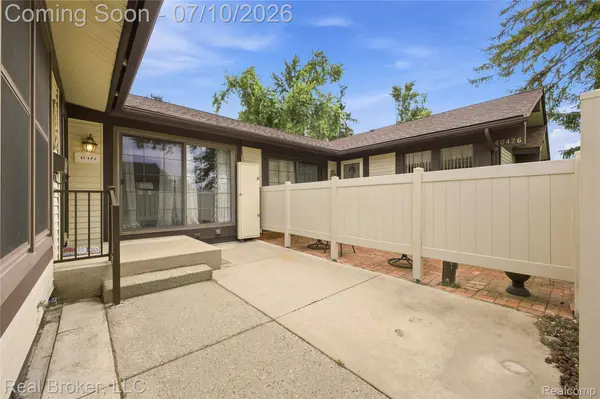 40424 Newport DR #73, Plymouth Charter Township, MI 48170