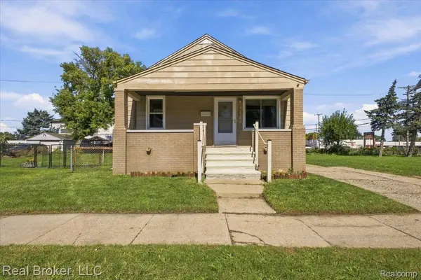 7267 Dodge AVE