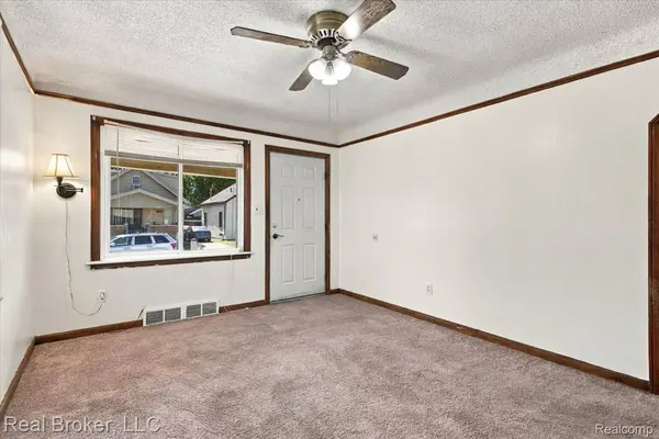 7267 Dodge AVE, Warren, MI 48091