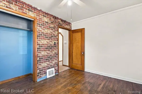 7267 Dodge AVE, Warren, MI 48091
