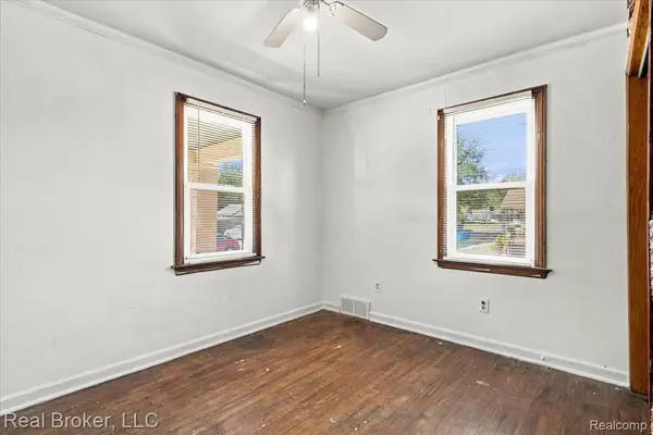 7267 Dodge AVE, Warren, MI 48091