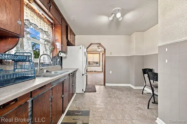 7267 Dodge AVE, Warren, MI 48091