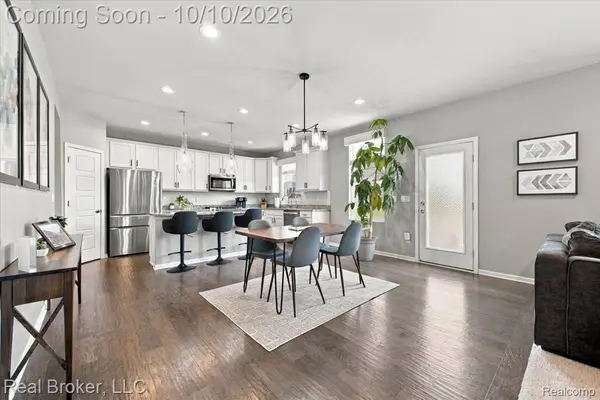 21186 Calabrese DR, Lyon Charter Township, MI 48178