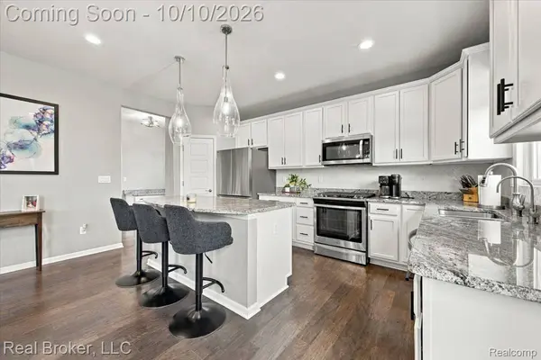 21186 Calabrese DR, Lyon Charter Township, MI 48178
