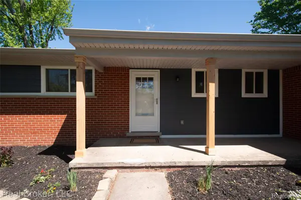 31720 N Marklawn ST, Farmington Hills, MI 48334