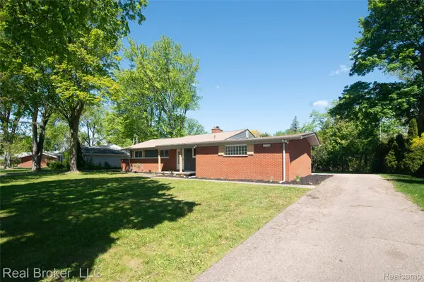 31720 N Marklawn ST, Farmington Hills, MI 48334