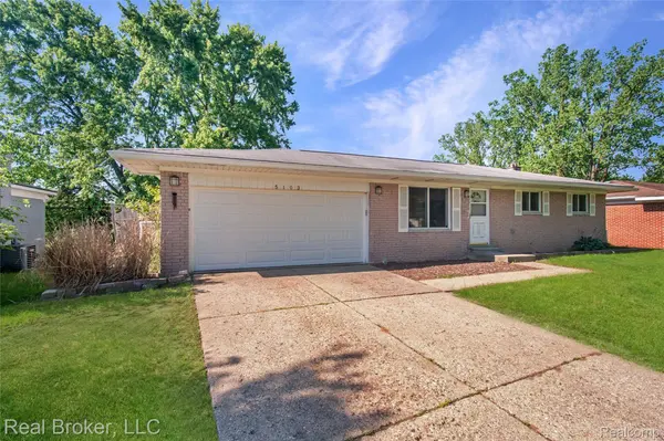 5103 Ridgetop DR, Waterford Charter Township, MI 48327