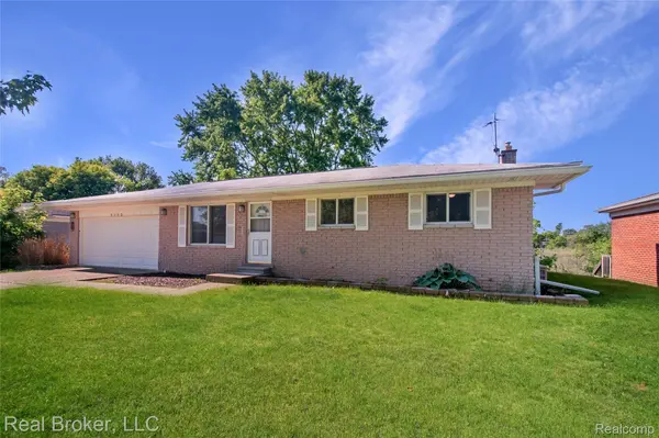 5103 Ridgetop DR, Waterford Charter Township, MI 48327