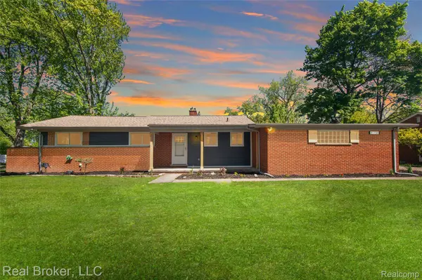 31720 N Marklawn ST, Farmington Hills, MI 48334