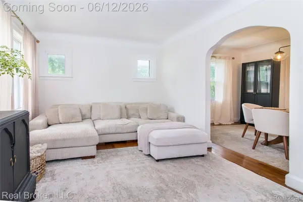 29019 Birchlawn ST, Garden City, MI 48135